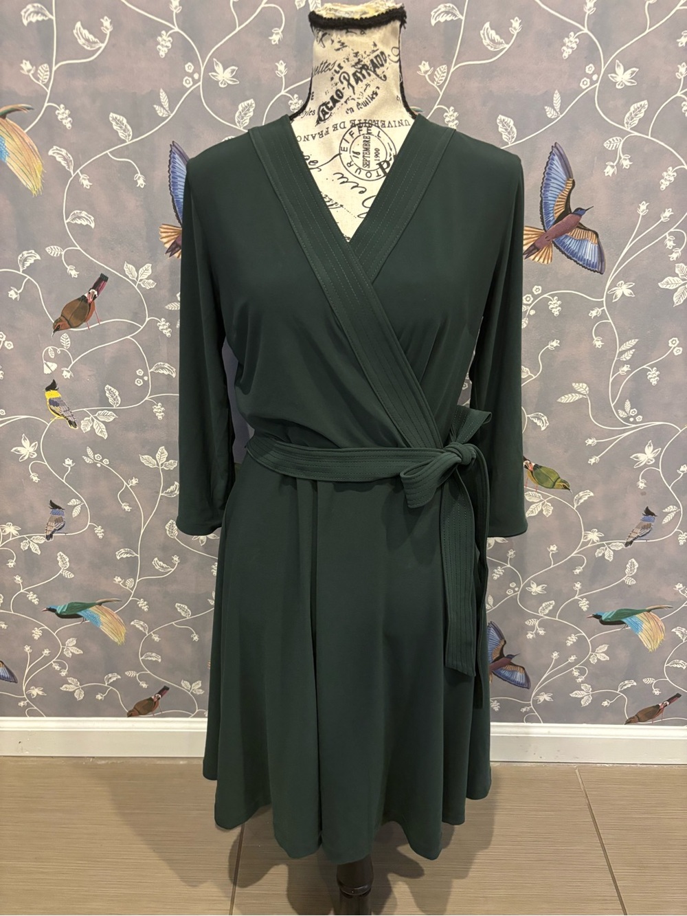 NWT White House Black Market reversible Wrap Dress little leaf black woman 8
